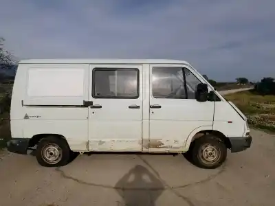 Véhicule à la ferraille otras marcas trafic (desde 5.89) t 900 de l'année 1996 alimenté j8s