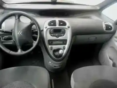 Vehicul casat citroen xsara picasso 1.6 hdi sx al anului 2007 alimentat 9hz