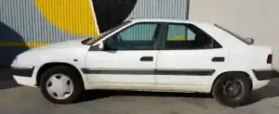 Véhicule à la ferraille citroen xantia berlina 2.1 td activa de l'année 1996 alimenté p8c