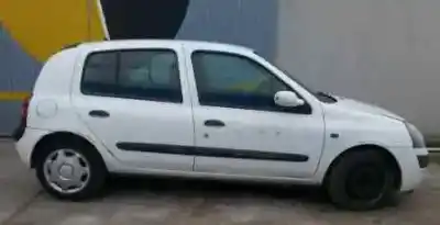 Vehicul casat RENAULT CLIO II FASE I (B/CBO) 1.9 D al anului 2001 alimentat F9Q R7