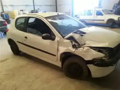 Veículo de Sucata peugeot                                            206                                                                                                                                                                                                                                                        berlina 1.4                                                                                                                                                                                                                                                do ano 1999 alimentado kfx