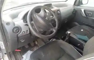 Veículo de Sucata peugeot partner 2.0 hdy -rhy do ano 2004 alimentado rhy