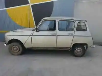 Sloopvoertuig RENAULT 4 1.1 G van het jaar 1982 aangedreven 688.EXPLOXION