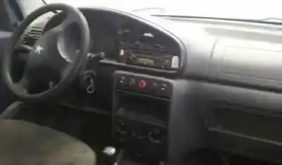 Veicolo di demolizione peugeot partner 2.0 hdi -rhy dell'anno 2000 alimentato rhy