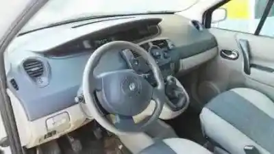 Vehicul casat renault scenic ii 1.5 dci diesel al anului 2004 alimentat k9k d7