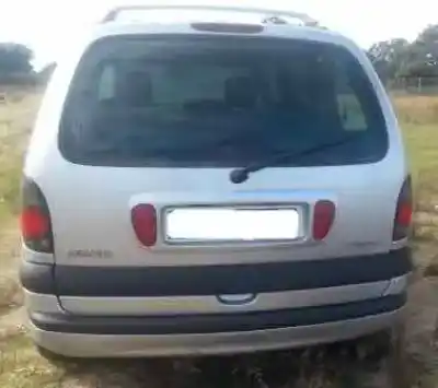 Véhicule à la ferraille renault espace /grand espace (je0) 2.2 dt rt espace de l'année 1998 alimenté 