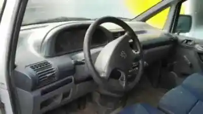 Veículo de Sucata peugeot expert kombi 2.0 hdi do ano 2005 alimentado rhz