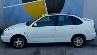 Veicolo di demolizione SEAT                                               CORDOBA BERLINA (6K2)                                                                                                                                                                                                                                      1.9 TDI                                                                                                                                                                                                                                                    dell'anno 1998 alimentato AHU