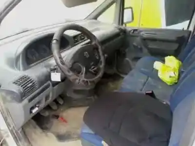 Veículo de Sucata peugeot expert kombi 2.0 hdi do ano 2005 alimentado rhx