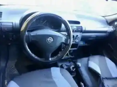 Scrapping Vehicle opel corsa b 1.0 12v of the year 2000 powered x10xe