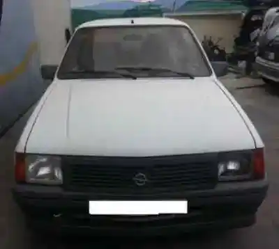 Veicolo di demolizione opel corsa a 1.3 dell'anno 1988 alimentato 13sb