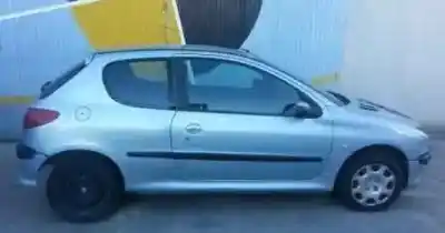 Veículo de Sucata peugeot                                            206 berlina                                                                                                                                                                                                                                                1.4 hdi                                                                                                                                                                                                                                                    do ano 2005 alimentado 8hz