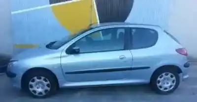 Veículo de Sucata peugeot                                            206 berlina                                                                                                                                                                                                                                                1.4 hdi                                                                                                                                                                                                                                                    do ano 2005 alimentado 8hz