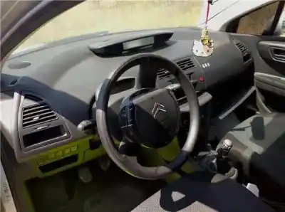 Veicolo di demolizione citroen c4 berlina 1.4 16v dell'anno 2006 alimentato kfu