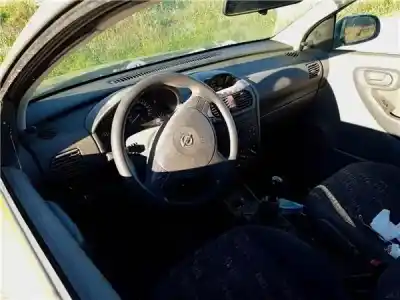 Veicolo di demolizione opel corsa b 1.4 si dell'anno 2002 alimentato z14xe