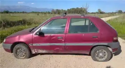 Véhicule à la ferraille CITROEN SAXO  de l'année 1998 alimenté VJZ