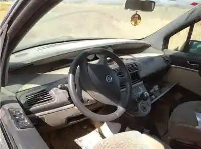 Scrapping Vehicle fiat ulysse (179) 2.2 jtd dynamic of the year 2003 powered 4hw