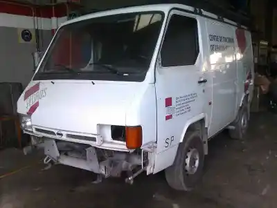 Veículo de Sucata NISSAN TRADE Caja cerrada. techo elevado do ano 1994 alimentado BD30D