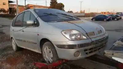 Scrapping Vehicle renault scenic (ja..) 1.9 dci authentique of the year 2002 powered f9q732
