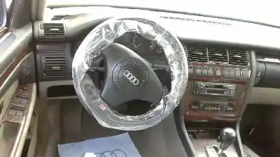 Здавання транспортного засобу audi a8 (d2) 3.7 v8 32v року 1998 потужний aew