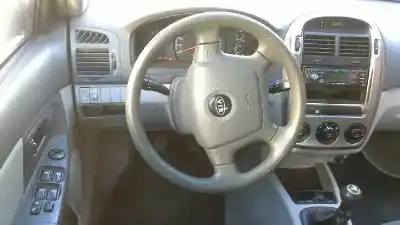 Здавання транспортного засобу kia cerato 1.6 lx berlina року 2004 потужний g4ed
