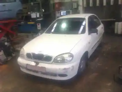 Veículo de Sucata daewoo lanos se do ano 2000 alimentado a15sms