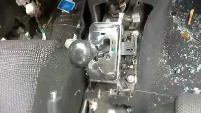 Veículo de Sucata toyota corolla (_e12_) 1.4 d (nde120_) do ano 2006 alimentado 1ndtv