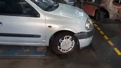 Здавання транспортного засобу renault clio ii fase i (b/cbo) 1.2 року 1999 потужний  Здавання транспортного засобу renault clio ii fase i (b/cbo) 1.2 року 1999 потужний