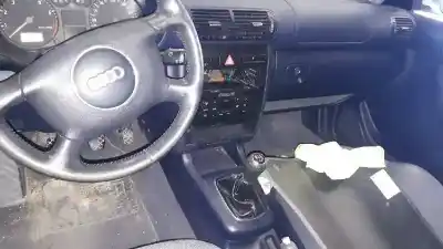 Здавання транспортного засобу audi a3 (8l) 1.6 ambiente року 2000 потужний avu