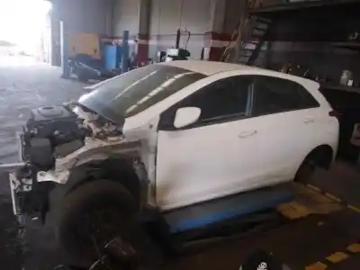 Veículo de Sucata hyundai i30 (gd) tecno do ano 2017 alimentado d4fc