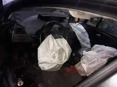 Veículo de Sucata citroen c4 berlina collection do ano 2010 alimentado kfu