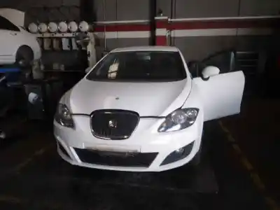 Vehículo de desguace SEAT LEON (1P1) Reference del año 2011 con motor CAY