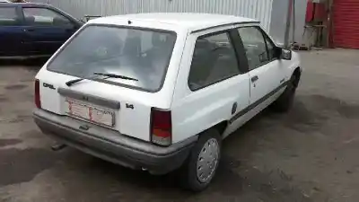 Véhicule à la ferraille opel corsa b swing de l'année 1992 alimenté c14nz