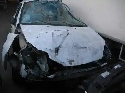 Здавання транспортного засобу renault clio ii fase ii (b/cb0) base authentique року 2001 потужний k9k