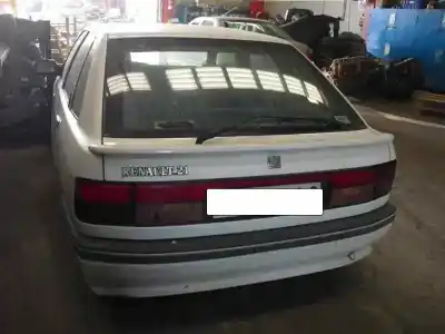 Sloopvoertuig renault 21 berlina (b/l48) gtd van het jaar 1990 aangedreven 