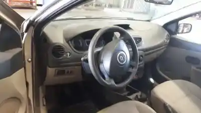 Veículo de Sucata renault clio iii confort expression do ano 2006 alimentado 