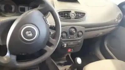 Veículo de Sucata renault clio iii confort expression do ano 2006 alimentado 