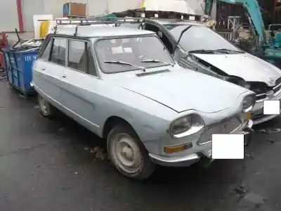 Véhicule à la ferraille citroen ami 8 602 cc de l'année 1971 alimenté 
