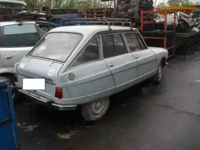 Véhicule à la ferraille citroen ami 8 602 cc de l'année 1971 alimenté 