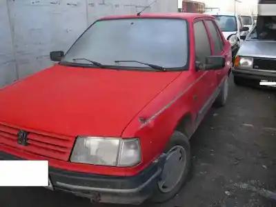Véhicule à la ferraille PEUGEOT 309 1.9 Diesel de l'année 1986 alimenté D9A