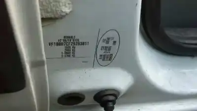 Здавання транспортного засобу renault clio ii fase ii (b/cb0) authentique року 2003 потужний 
