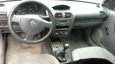 Scrapping Vehicle opel corsa c 1.2 16v cat (z 12 xe / lw4) of the year 2001 powered z12xe