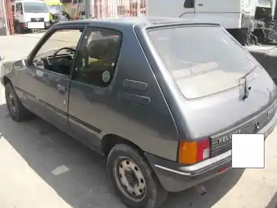 Véhicule à la ferraille peugeot 205 berlina xad / xad multi de l'année 1990 alimenté 161a