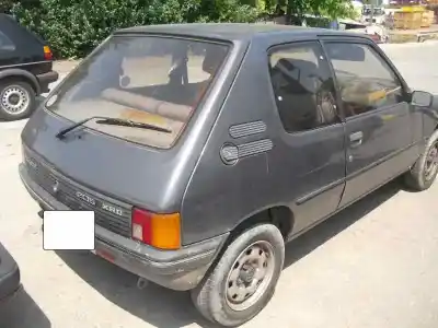 Véhicule à la ferraille peugeot 205 berlina xad / xad multi de l'année 1990 alimenté 161a