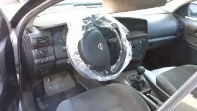 Veículo de Sucata opel omega b elegance berlina do ano 2000 alimentado x25dt