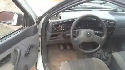 Veículo de Sucata renault 19 hatchback (b/c53) europa do ano 1993 alimentado 