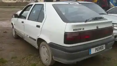 Veículo de Sucata renault 19 hatchback (b/c53) europa do ano 1993 alimentado 