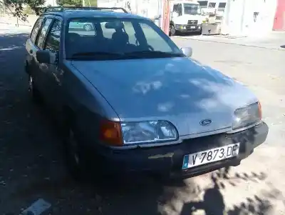 Veicolo di demolizione FORD SIERRA BERLINA 2.9 V6 CAT dell'anno 1987 alimentato B4B