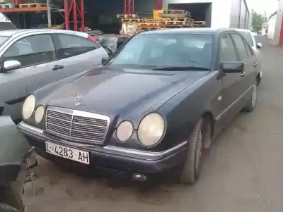 Vehículo de desguace MERCEDES CLASE E (W210) BERLINA 2.3 16V CAT del año 1996 con motor M111970