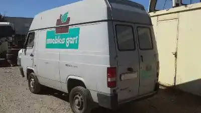 Véhicule à la ferraille nissan trade 100 75 de l'année 1997 alimenté ld23